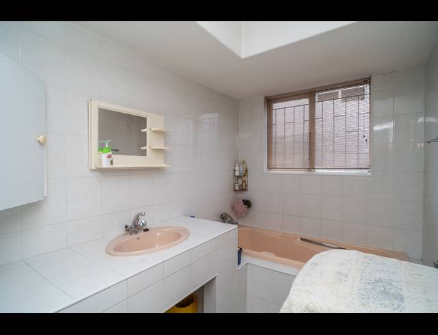 4 BEDROOM HOUSE FOR SALE IN SYDENHAM